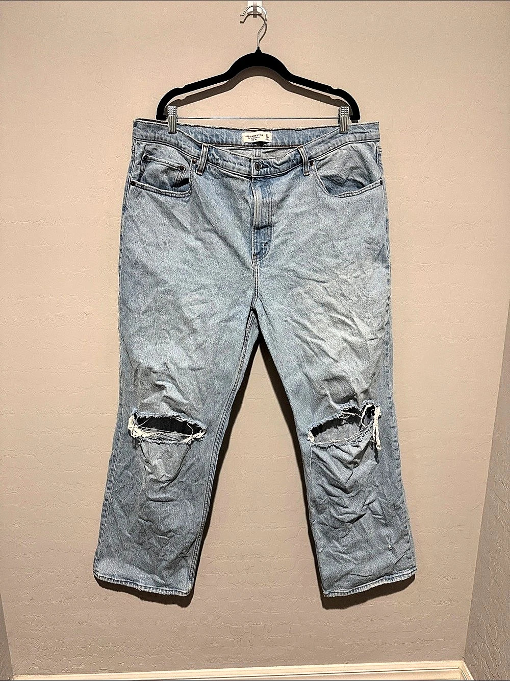 Abercrombie & Fitch The '90s Relaxed Jean High Rise Blue Waist 34